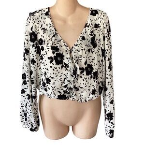 ASTR The Label Long Sleeve Chiffon Floral Crop Top Women’s XS Cream & Black